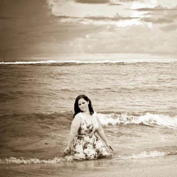 Meet your Posher, Jennifer - Picture 1 of 1